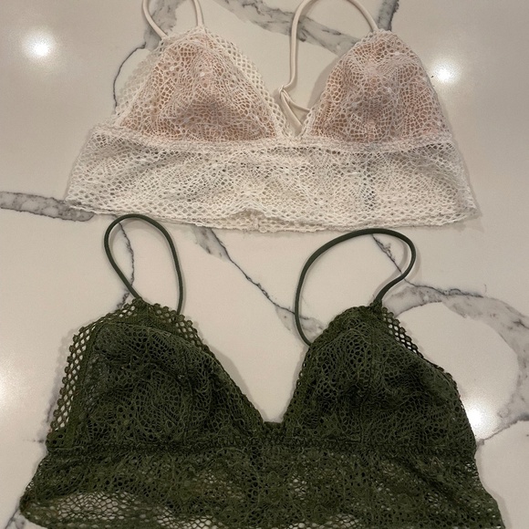Set of 2 Victoria Secret bralettes - Picture 1 of 4